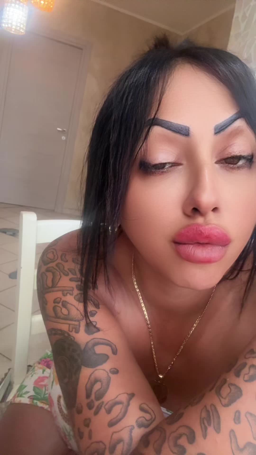@𝓒𝓸𝓷𝓬𝔂 𝓜𝓲𝓬𝓱𝓲💘