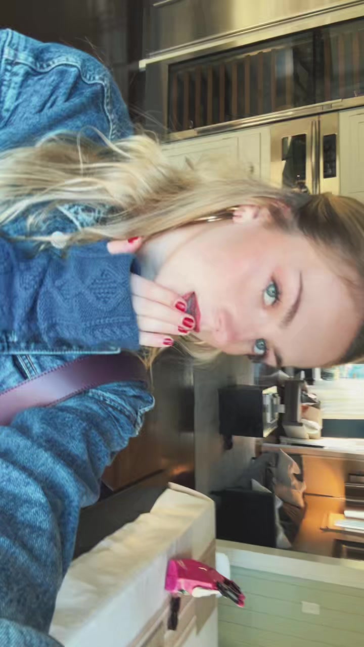 @chloe