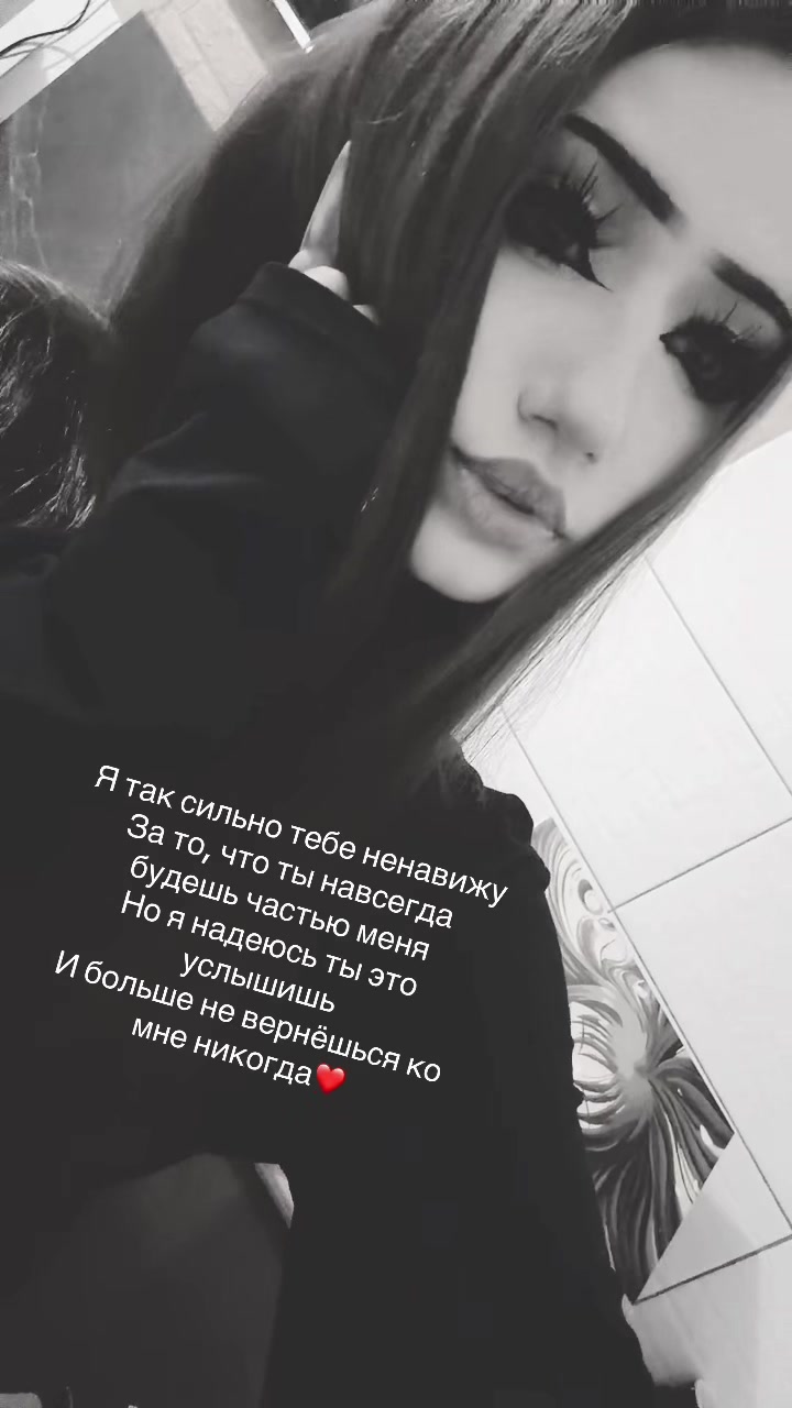 @)))