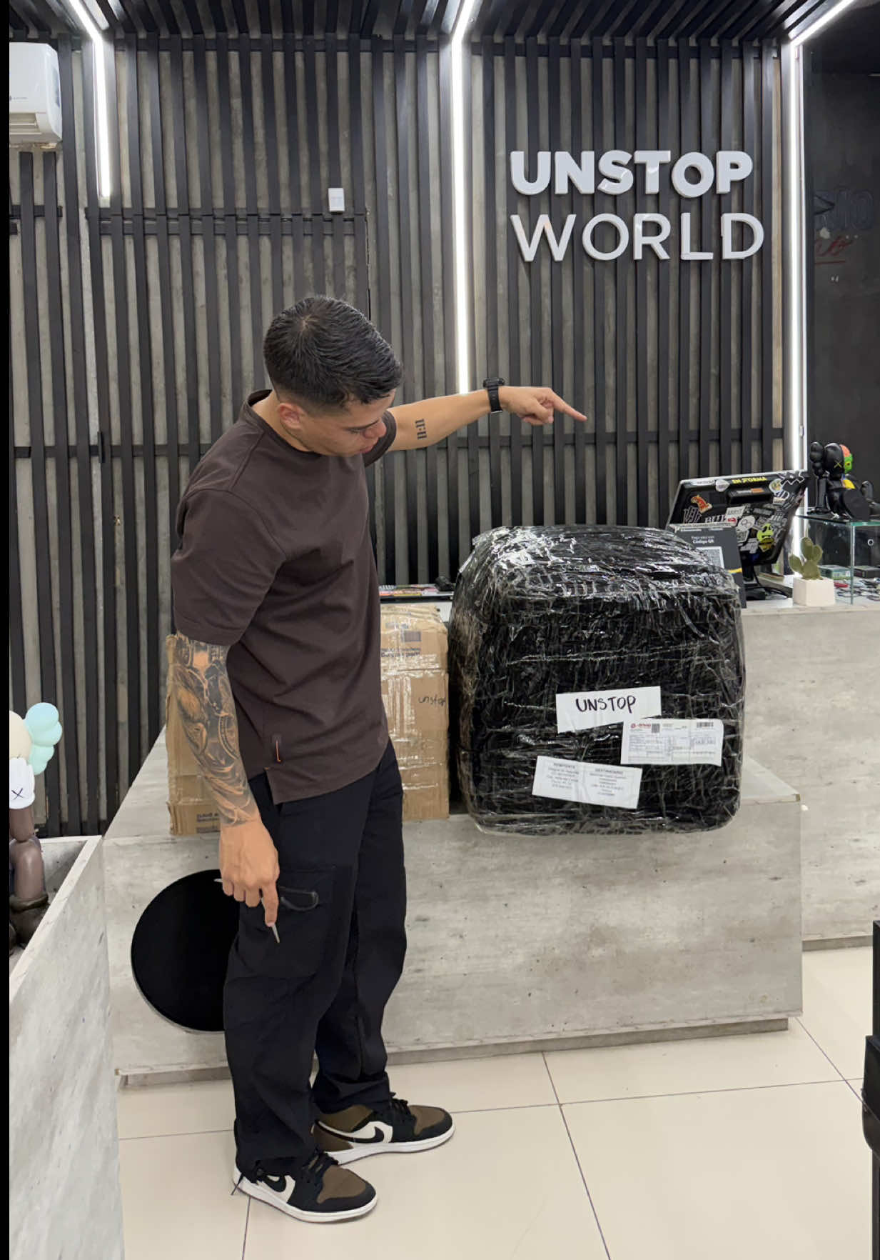 @UNSTOPWORLD