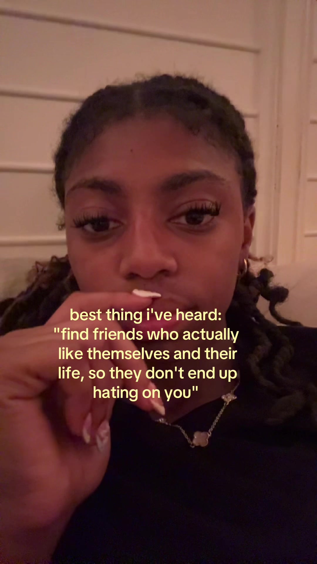 @shaniya ᥫ᭡.