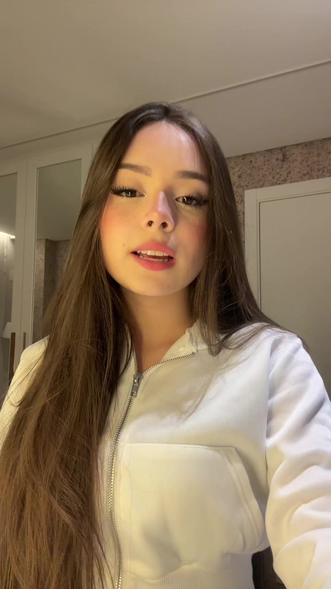 @️ ️