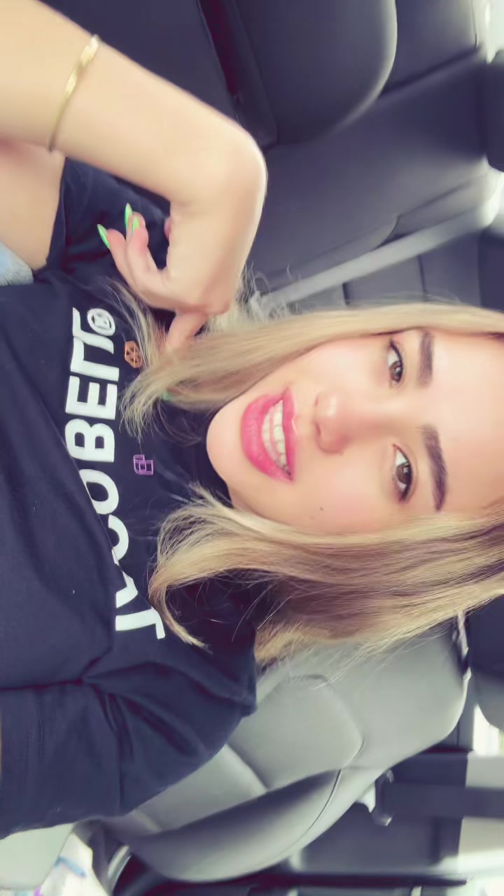 @daniela._xoxo19