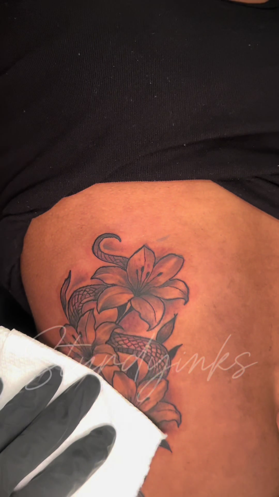 @Mike Tattoo artist