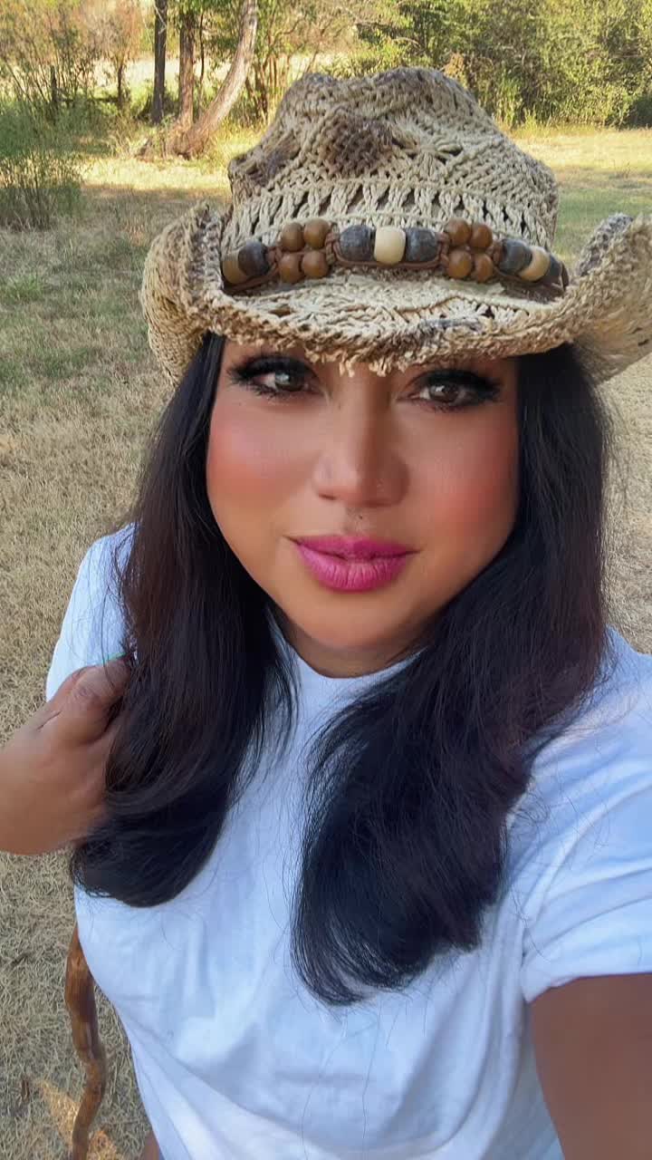 @DD💫UNIVERSE👑QUEEN