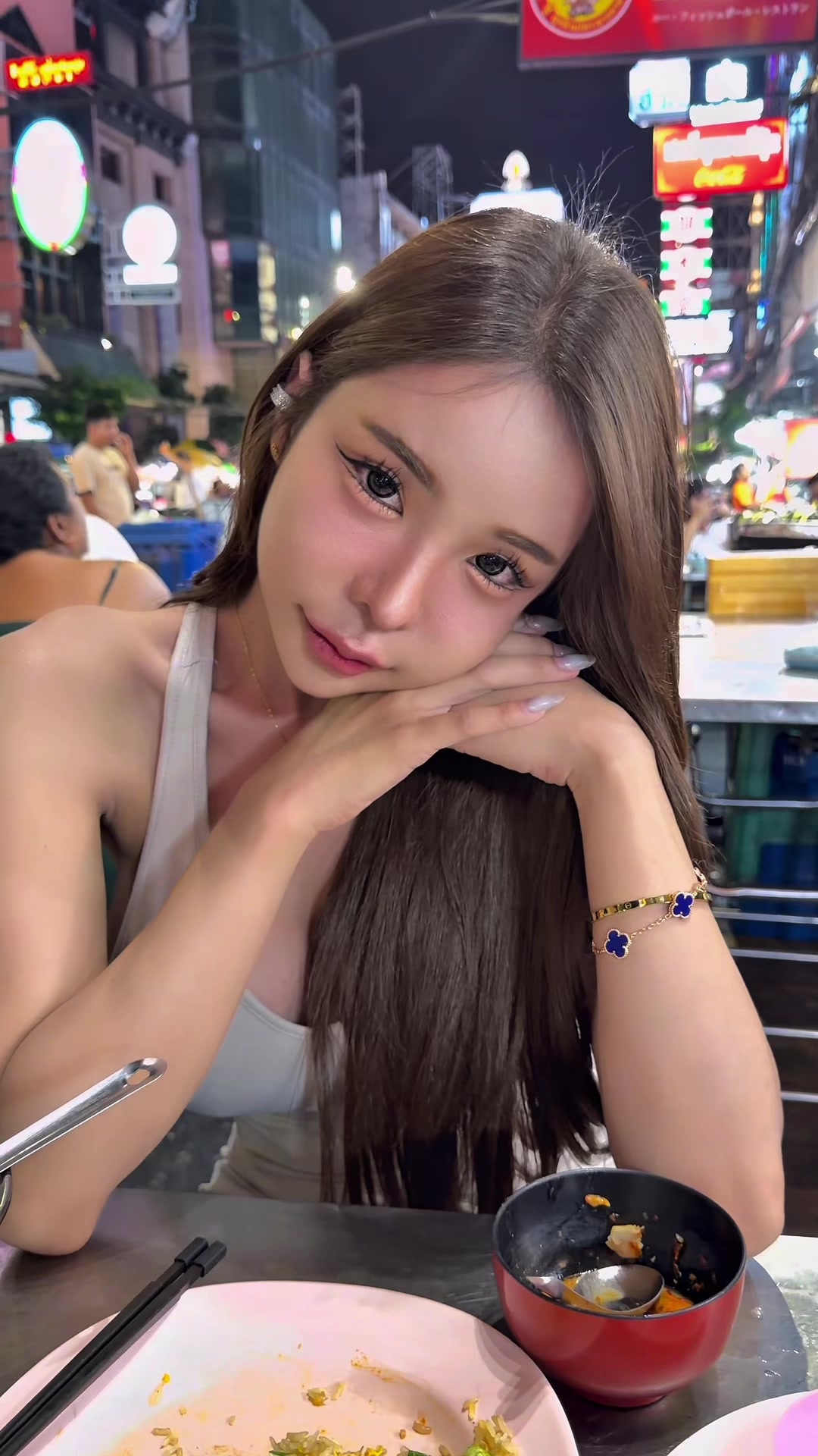 @Yoshithunchanok