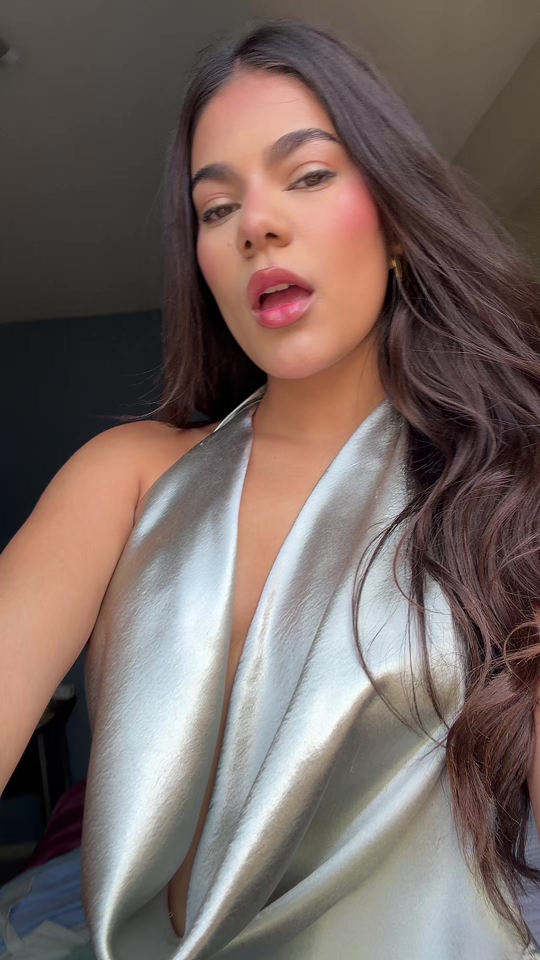 @N U B E