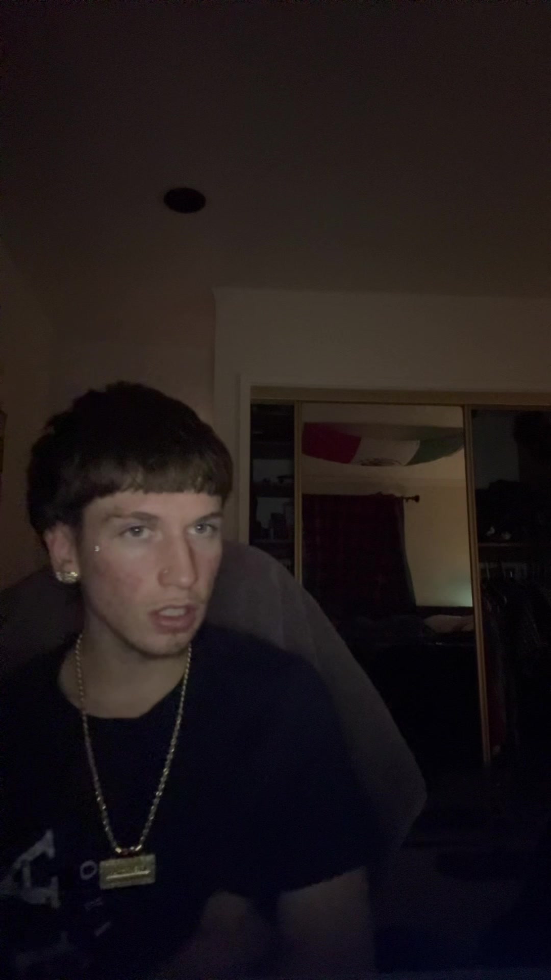 @Twochaines
