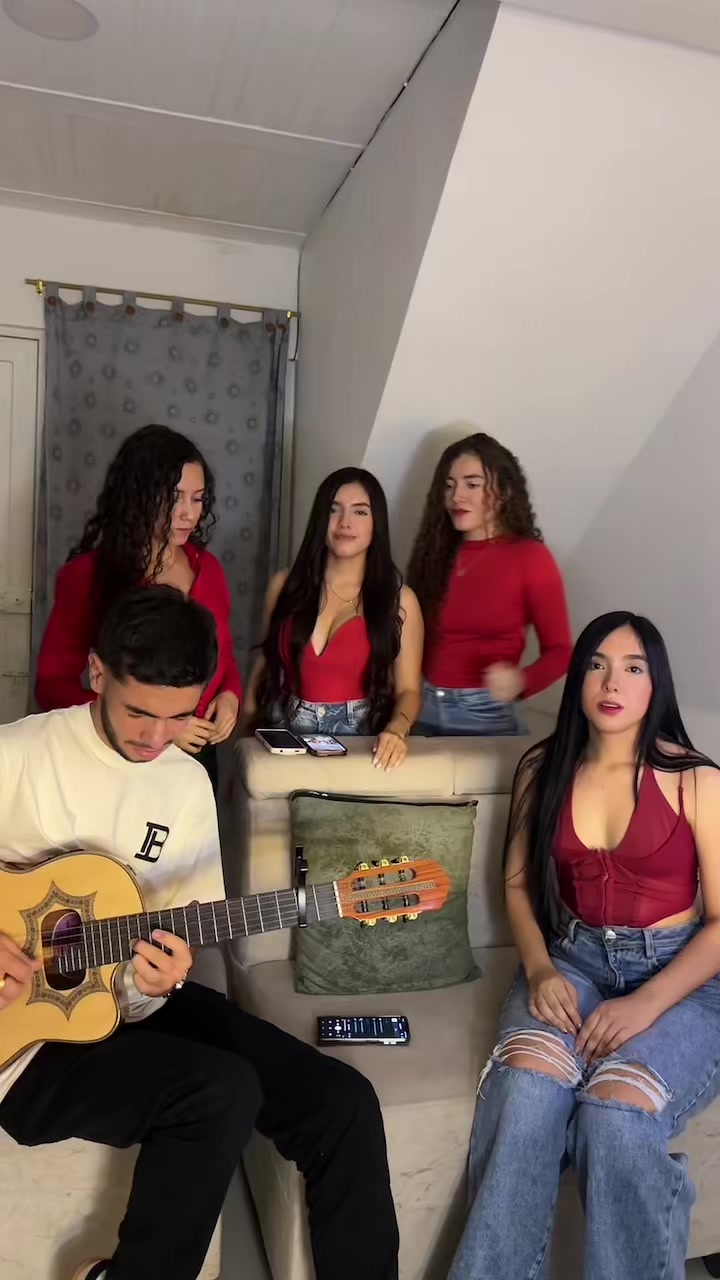@lashernandezoficial