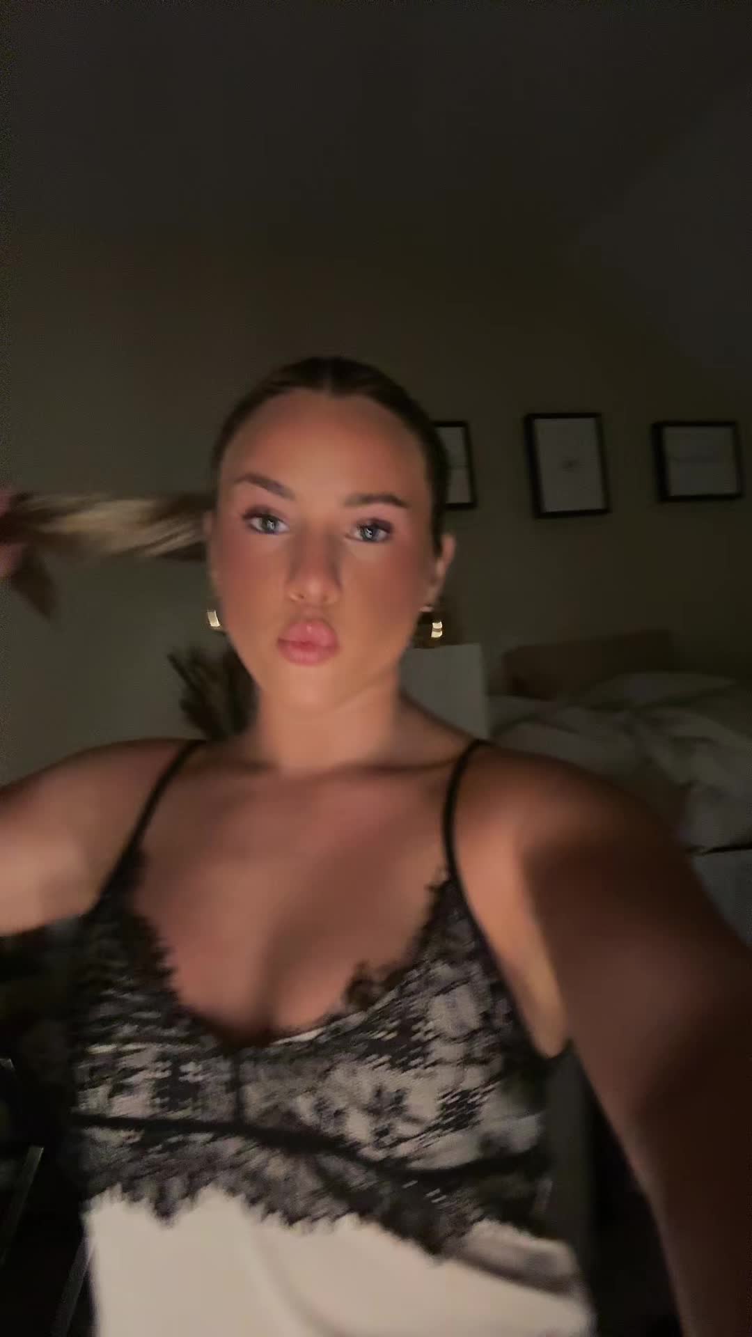 @JuliaTurk