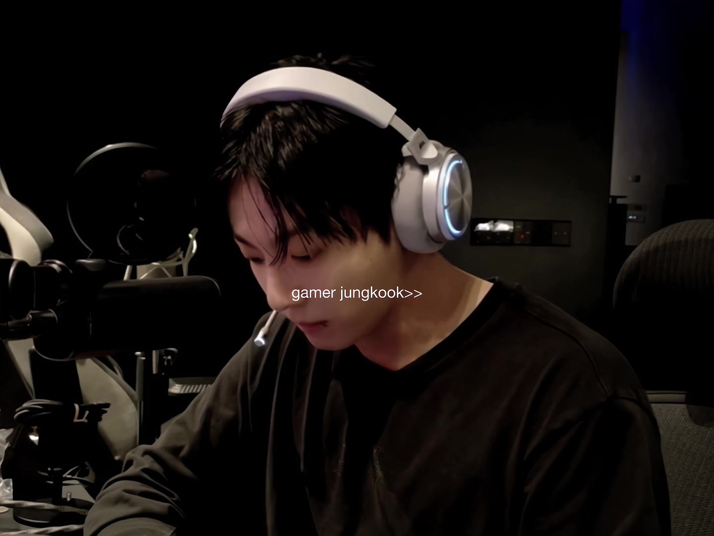 @𝙖𝙚𝙧𝙞 ⋆.˚