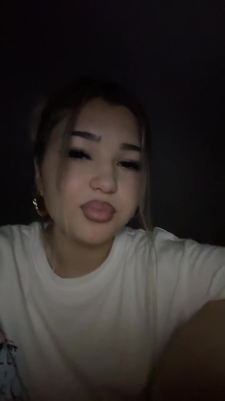 @👱🏼&zwj;♀️