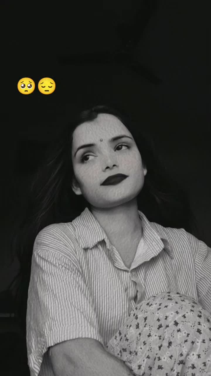 @LaX__मी 💰👀