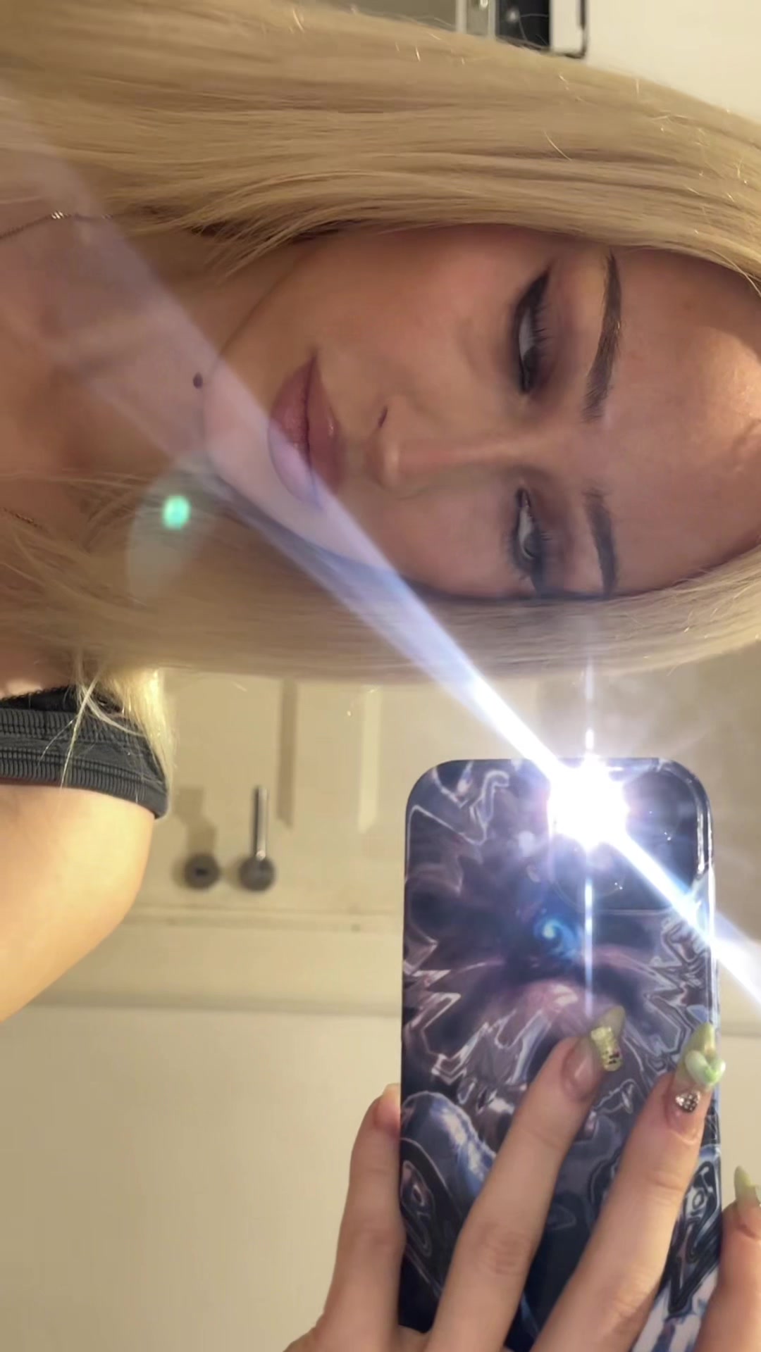 @hellcazlookneon