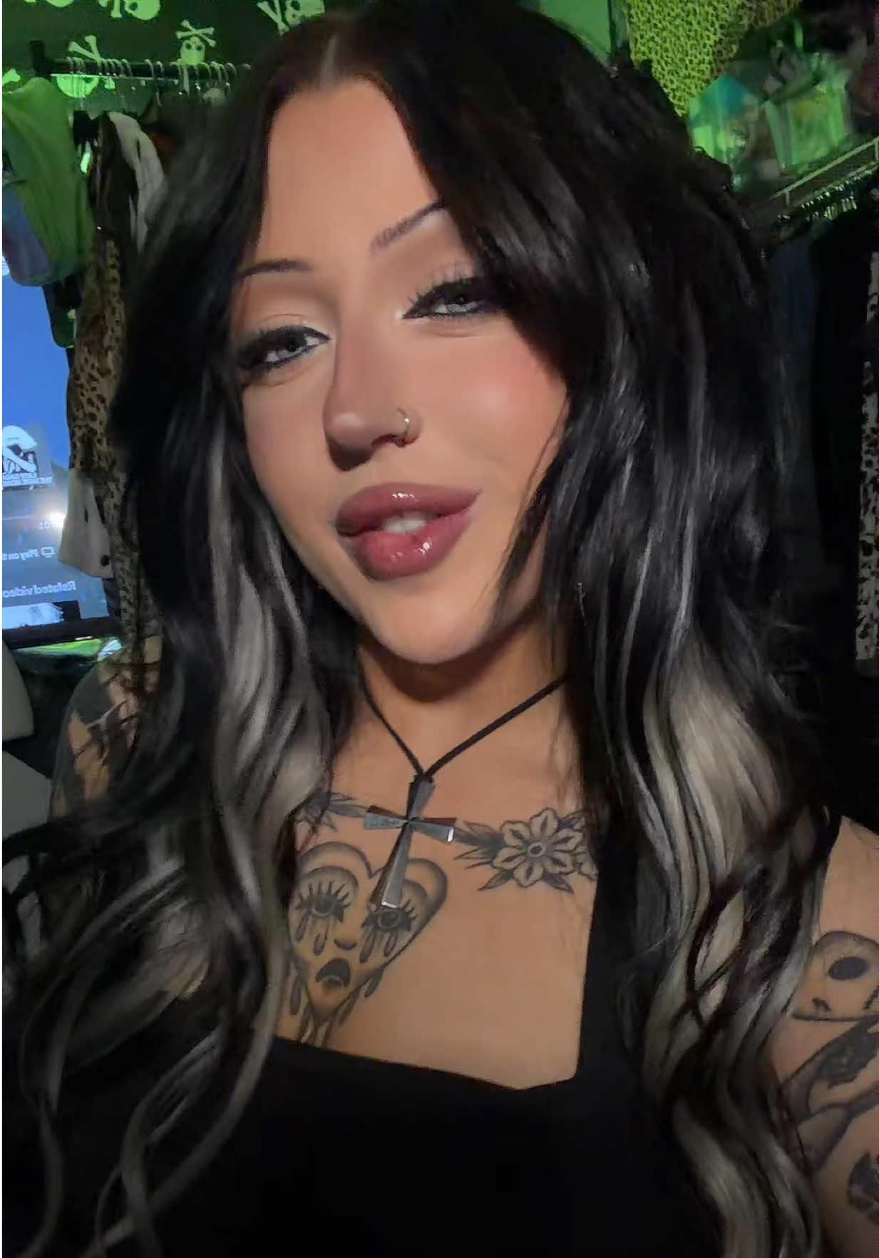 @drowningmysorrowz