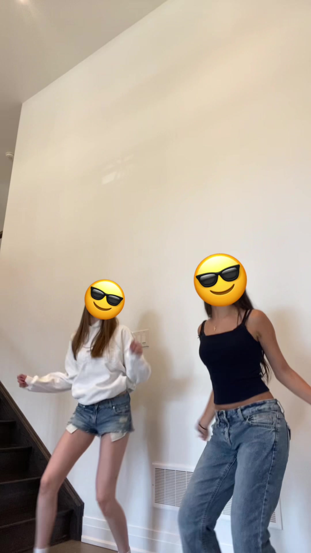 @faceless_twinss