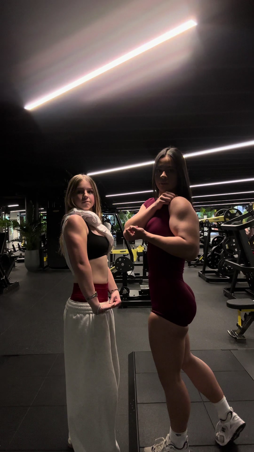 @Barbell brunette