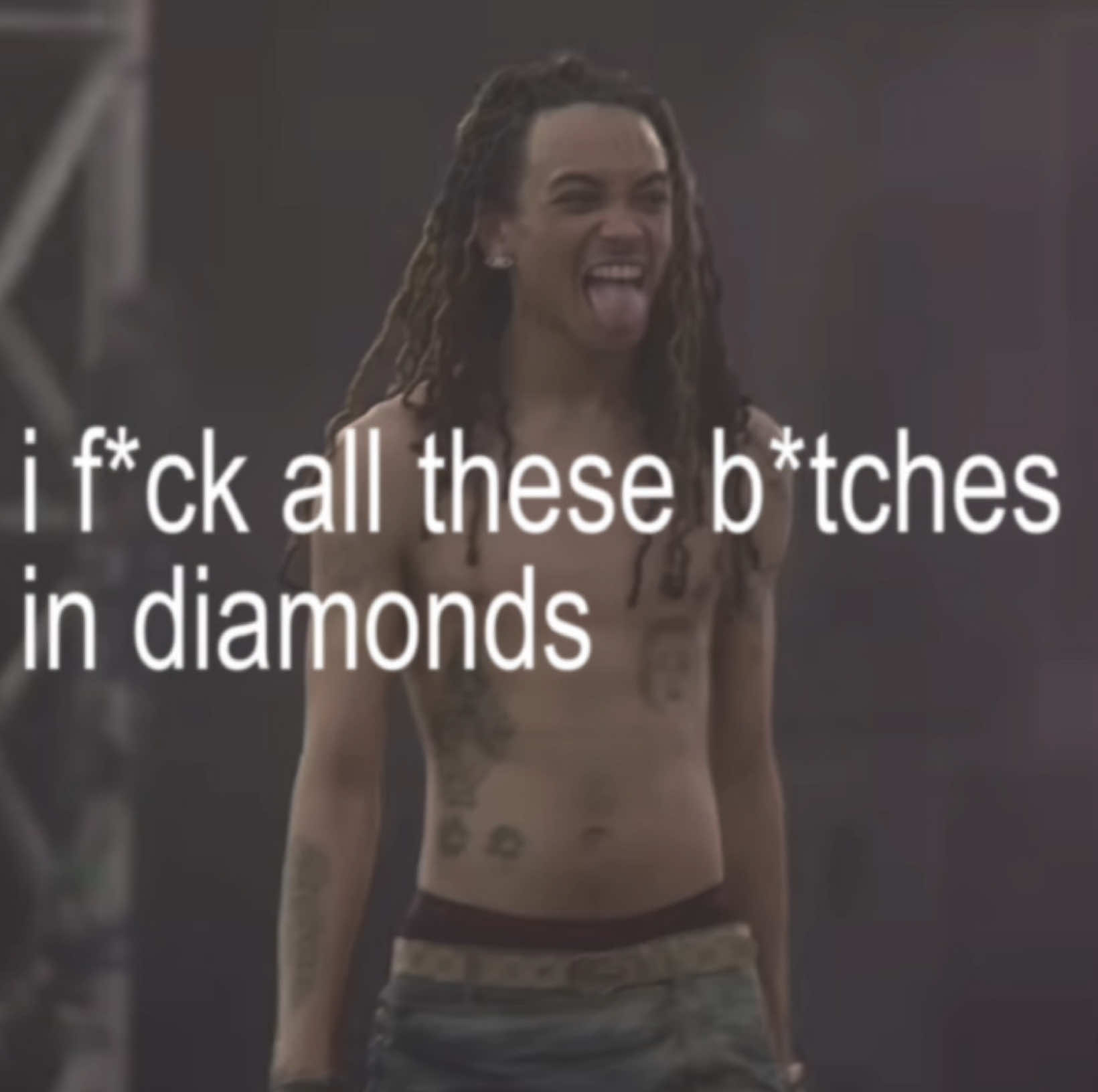 @⃟