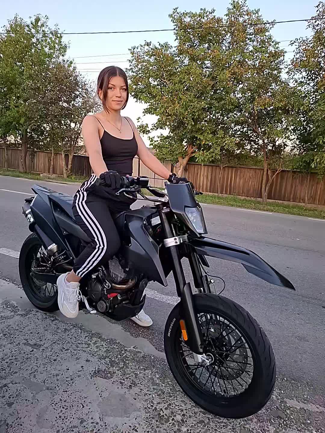 @🏍Alexandra-Teodora🐈⬛