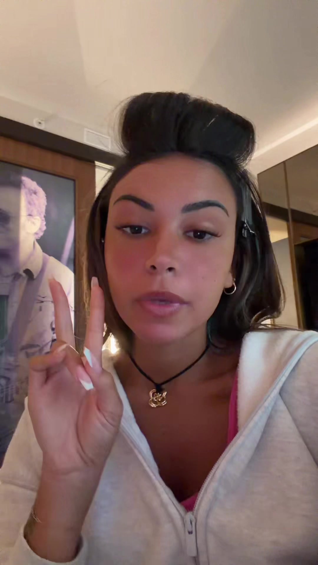 @gabriela moura