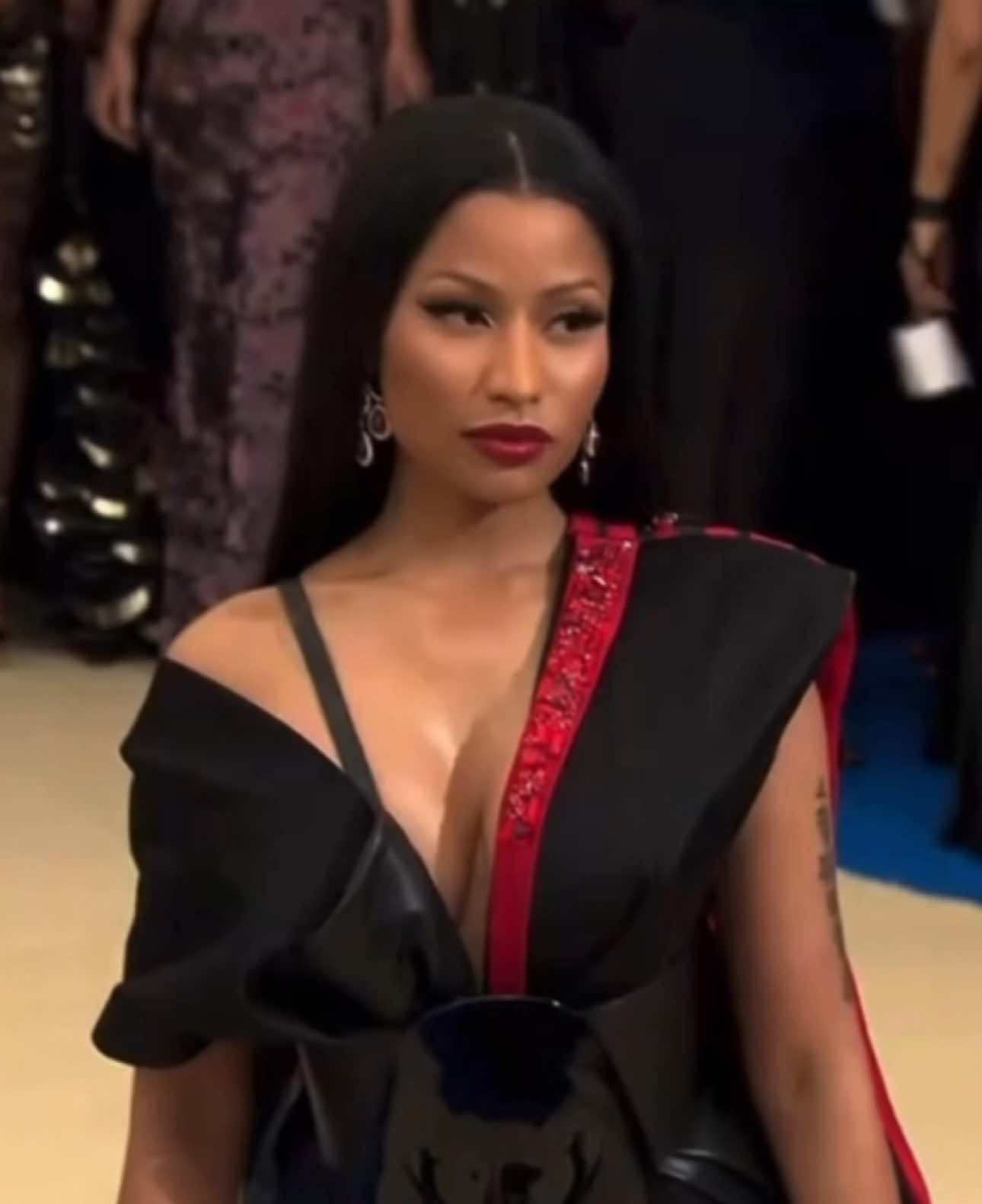 @BARBZ FENDI