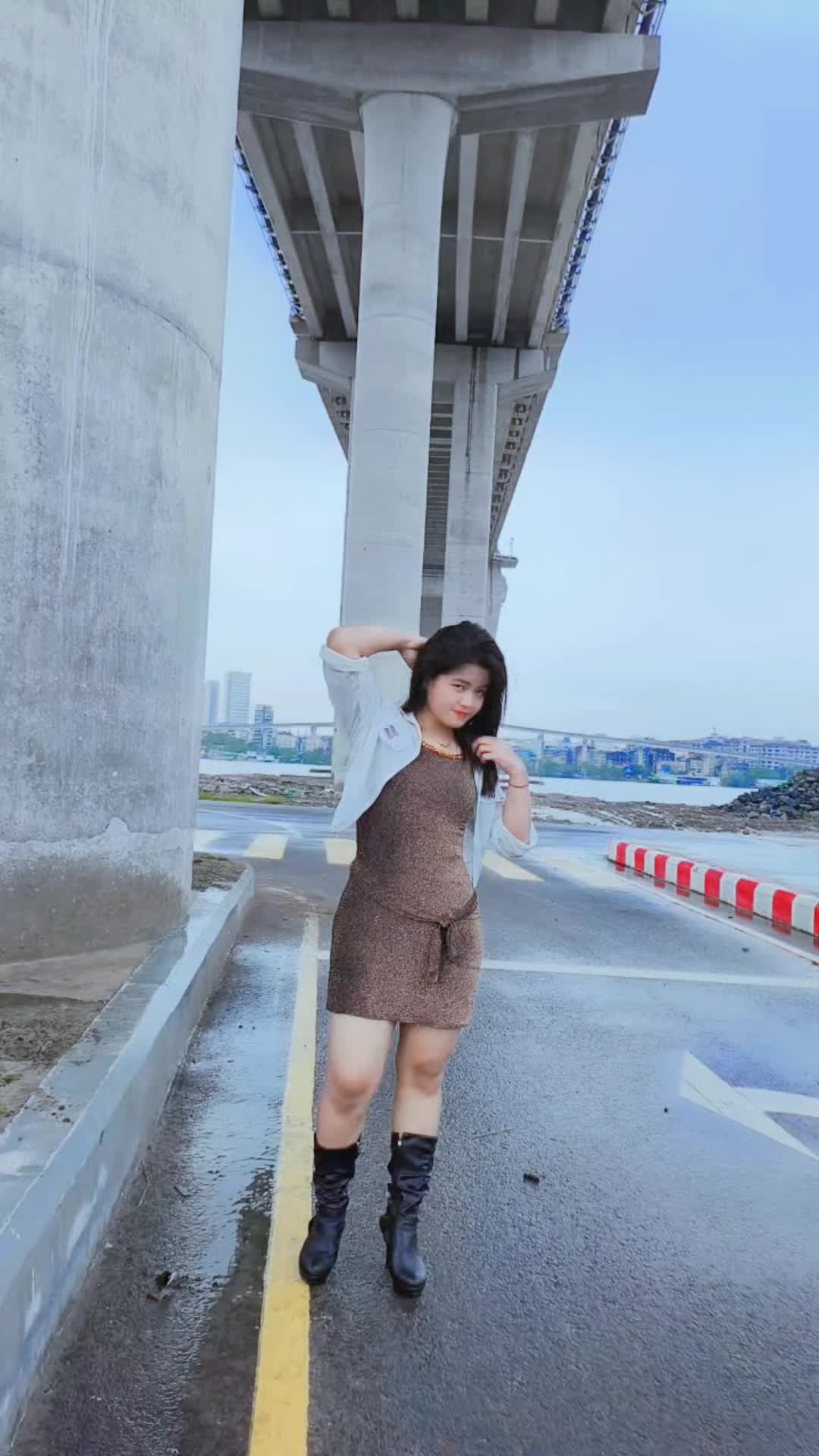 @🇲🇲{ဒလသူလေး}⭐ဇူလိုင်မိုး⭐