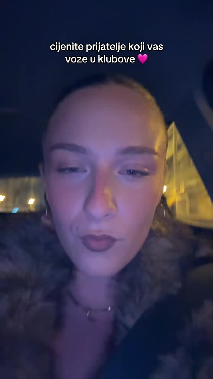@🗿