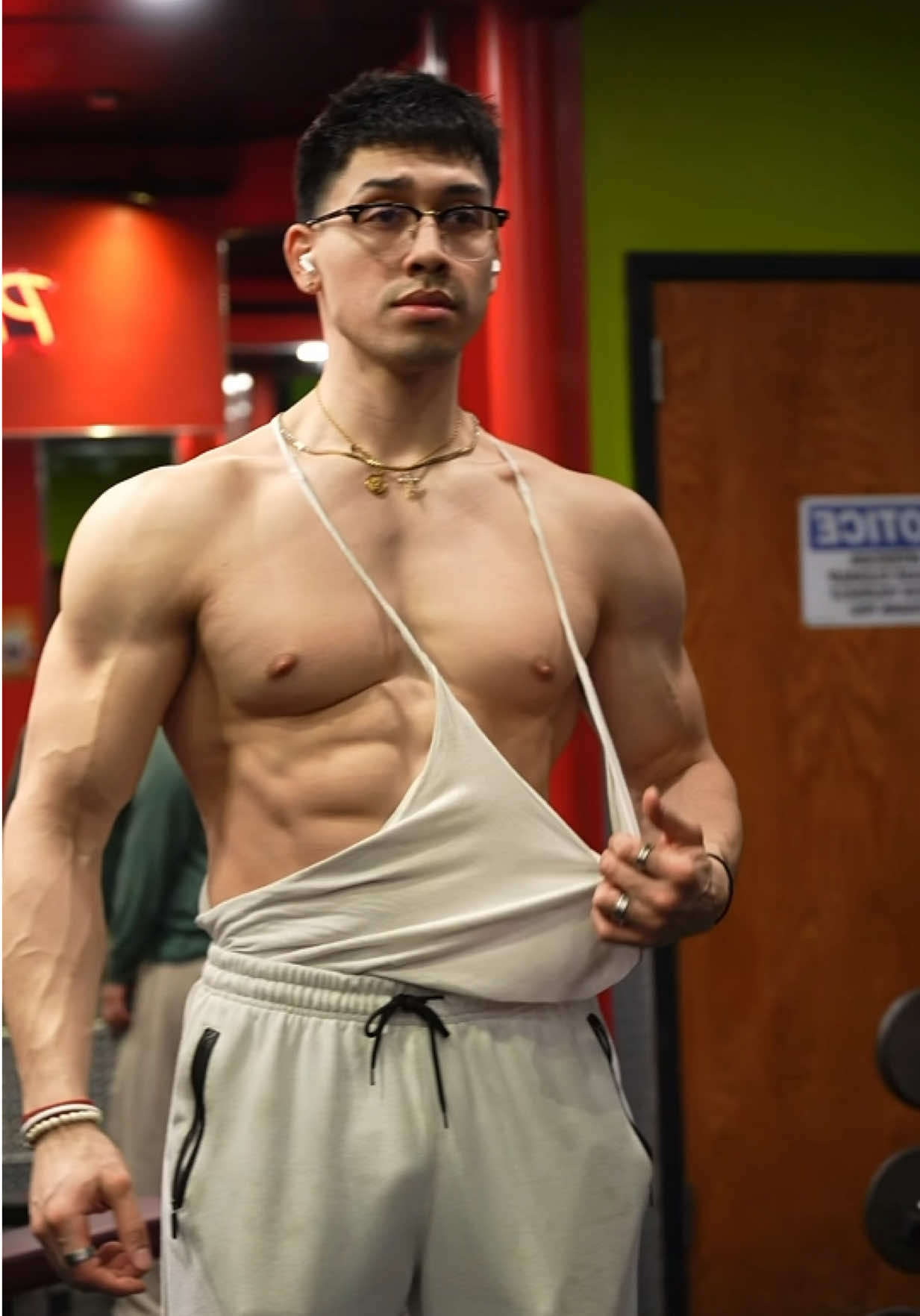 @johnnydivines