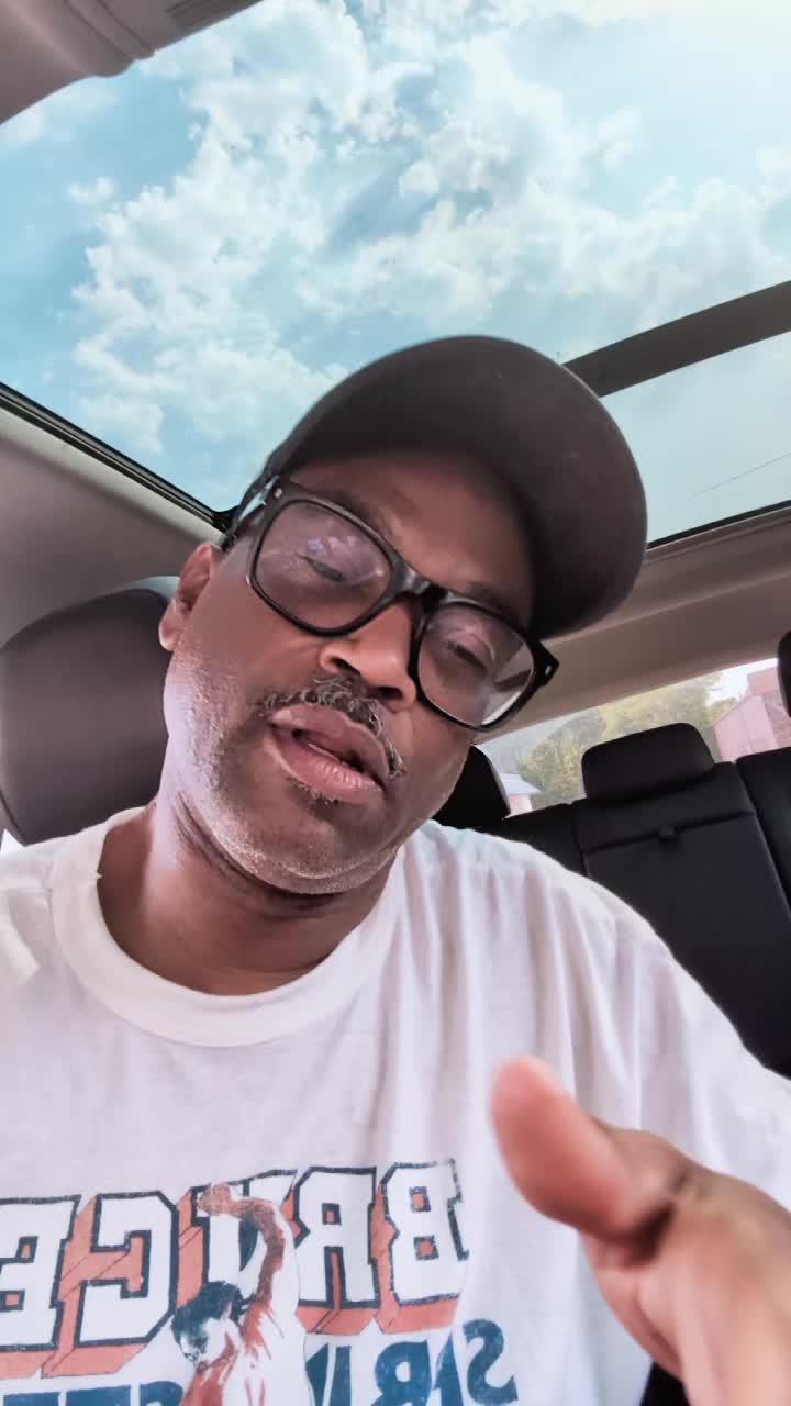 @Jowahorncomedy