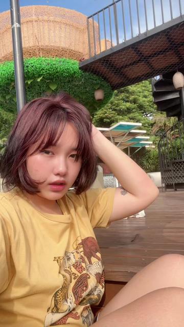 @Ah Ri &bull; អា រី