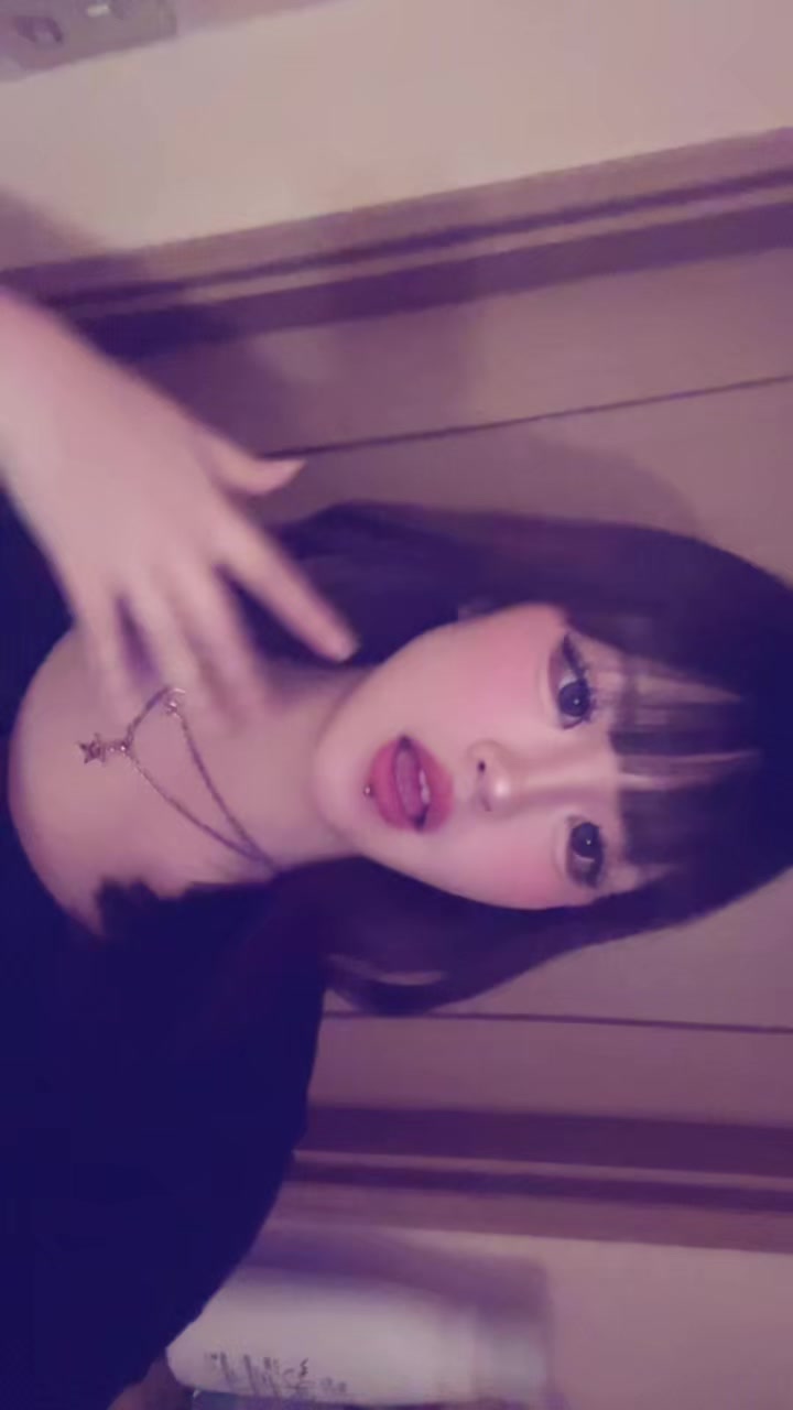 @ひな