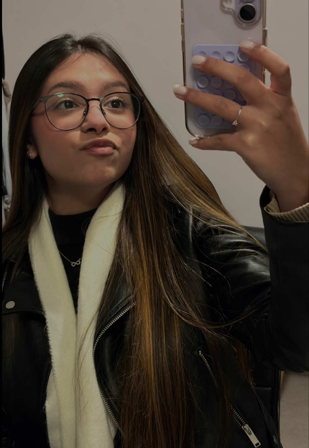 @𝒎𝒂𝒏𝒖 𝒎𝒐𝒖𝒓𝒂✨