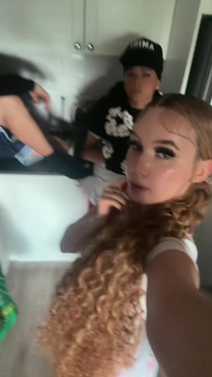 @makennac_