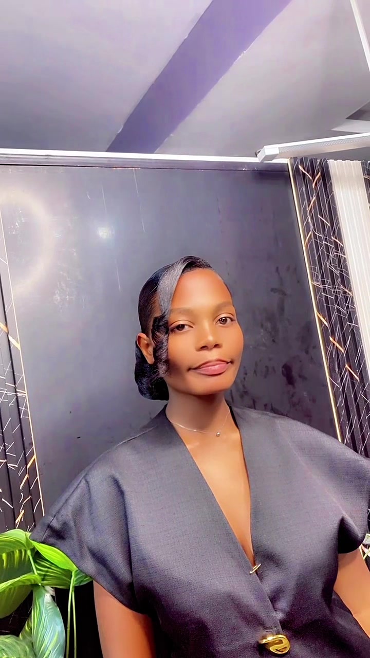 @mr xender hair stylists🇷🇼