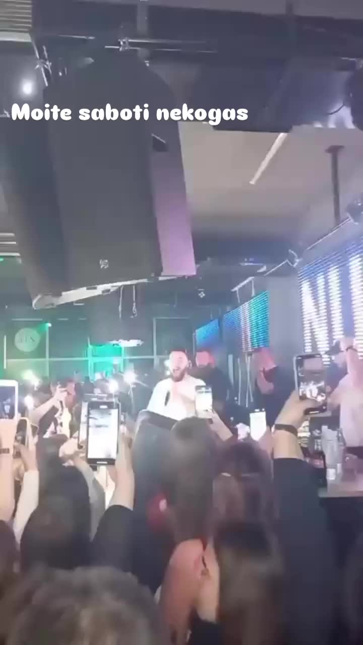 @Monaaa