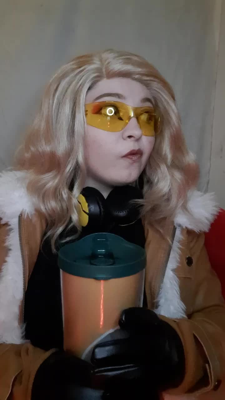 @RavynTheSmolElf