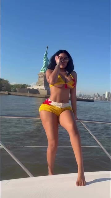 @SWIMBYDOLLY.COM