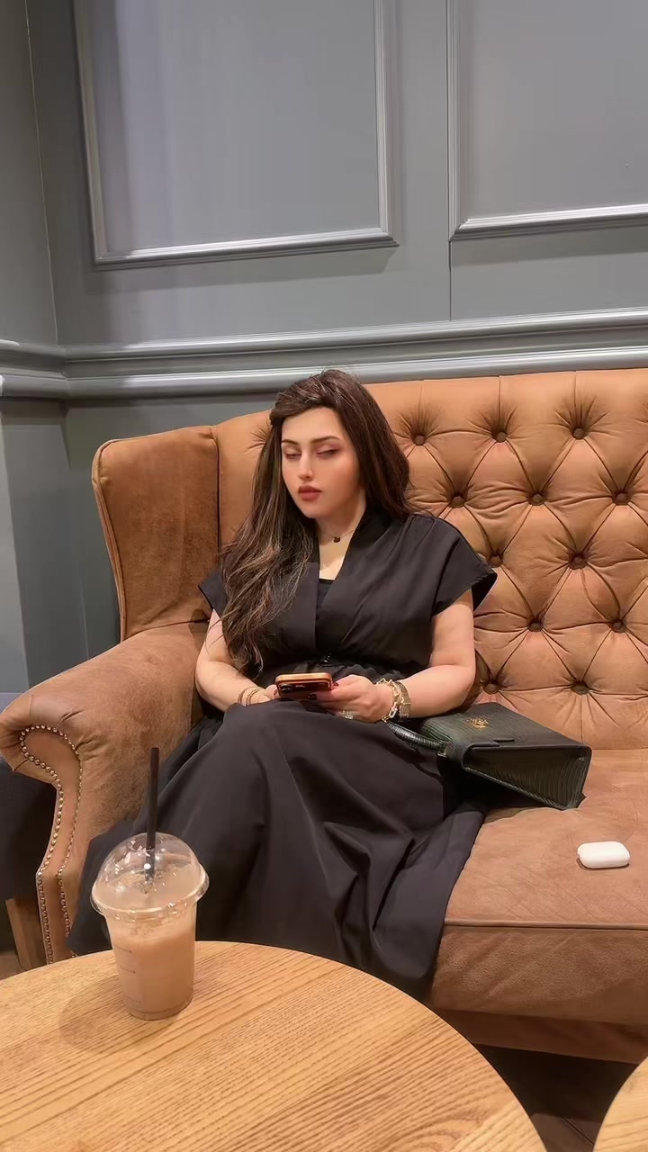 @Kausar 👑