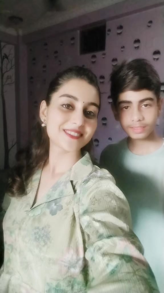 @Kalie (कली)