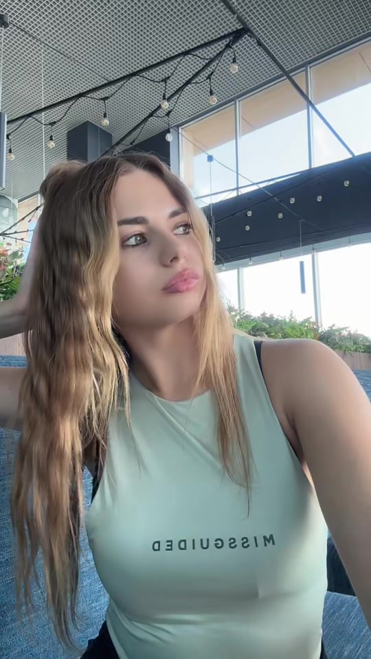 @mariiaholovaa