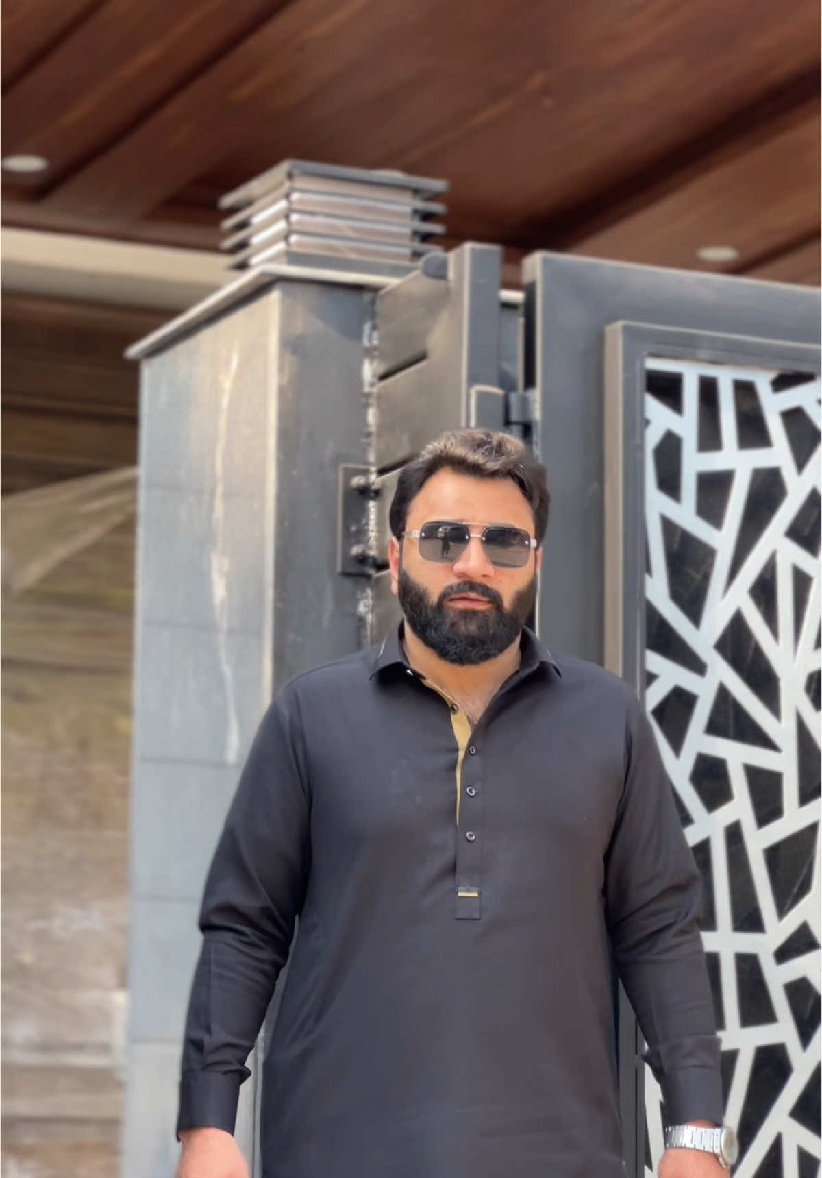 @HaMzA QuReShI