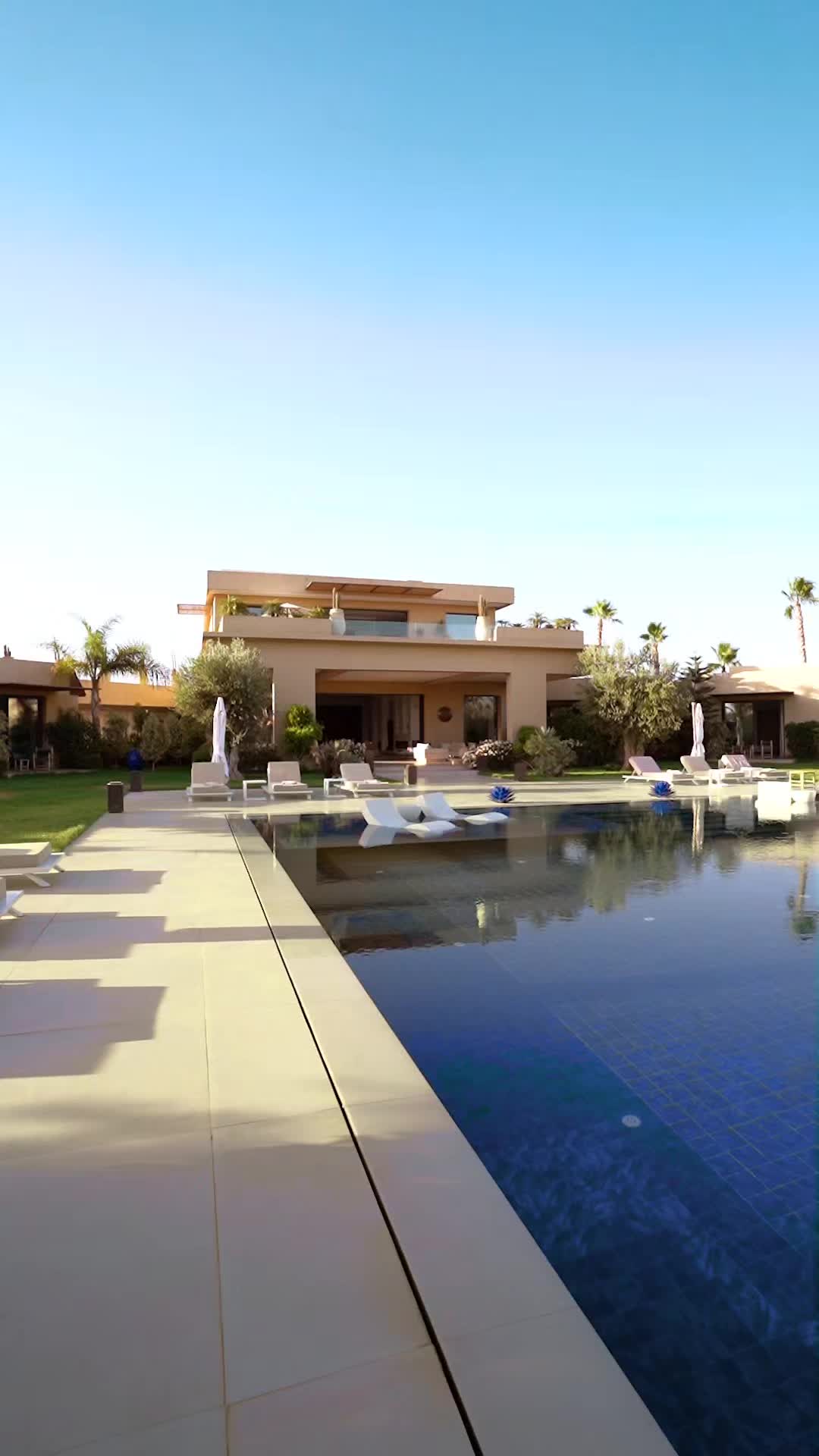 @Claren Luxury