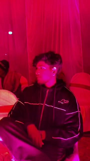 @𝐁𝐫𝐚𝐧𝐝𝐞𝐝_T𝖍𝖆𝖐𝖚𝖗👑