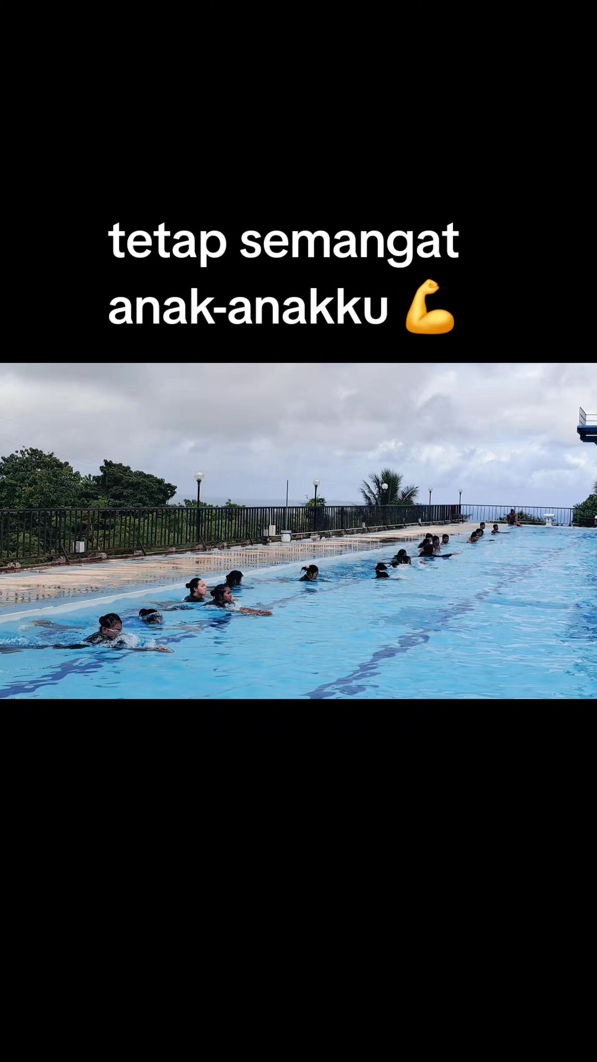 @Ria swimming NTT