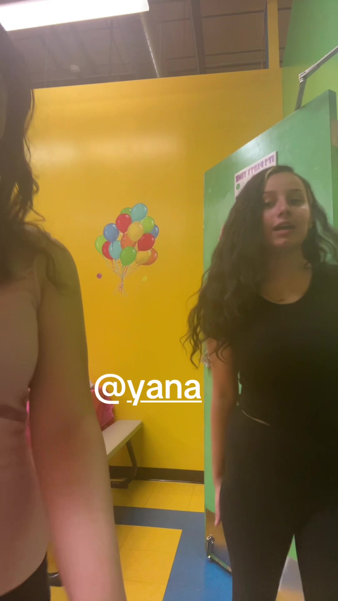 @👻
