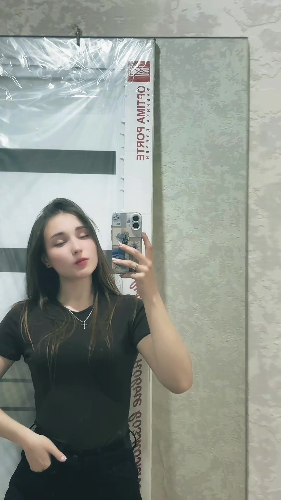 @vikysixx