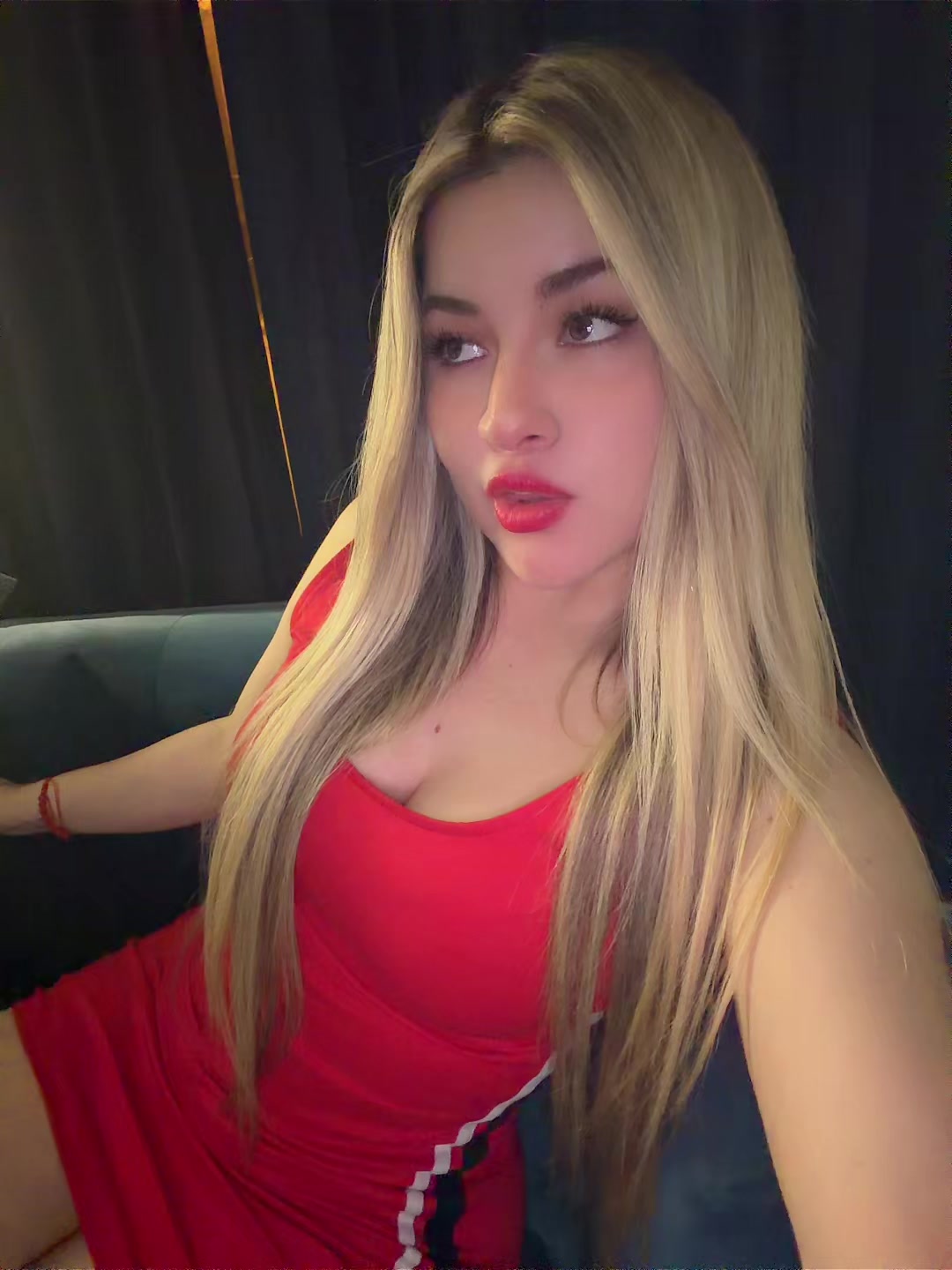 @Ashley &Aacute;lvarez