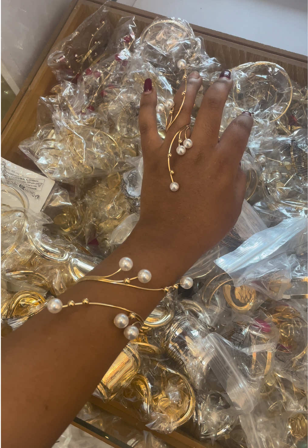 @ELEGANZAicon-jewelry/bag/heels