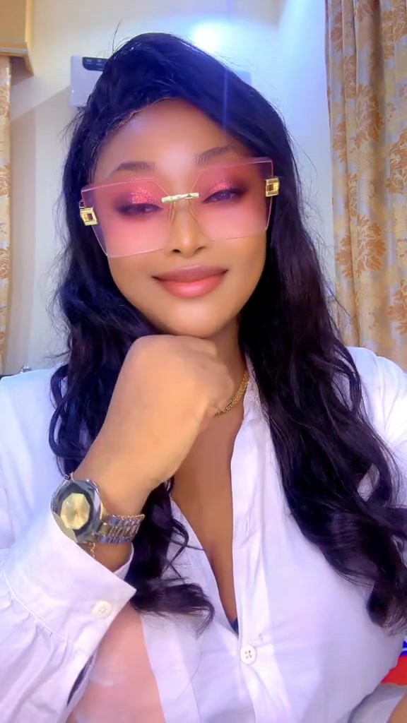 @🦄Queen👑Beelee💜