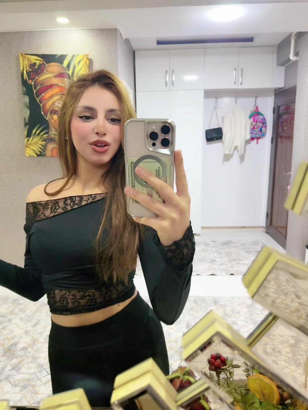 @𝘙.𝘌